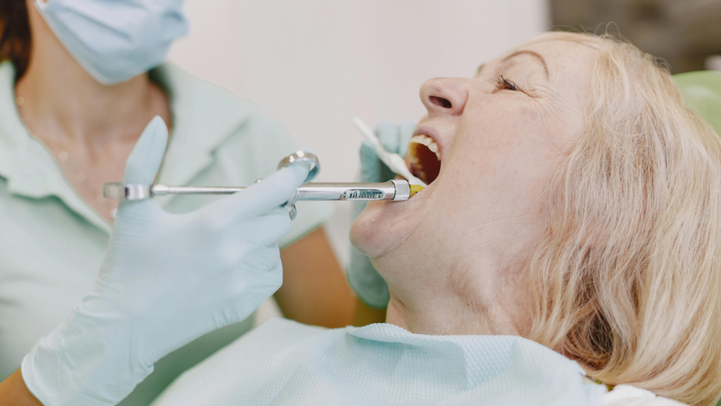 How to Prepare a Loved One for a Portable Dental Visit